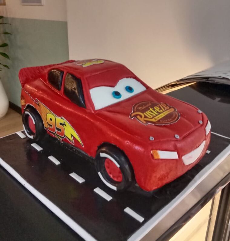 Car themed cake