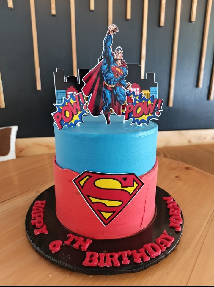 Superman cake